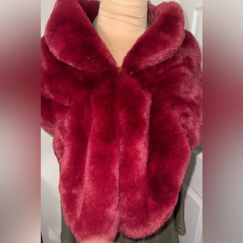 Ladies Luxury Faux Fur Shawl